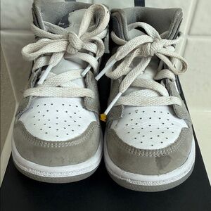 Jordan Kids Sneakers in Gray and White